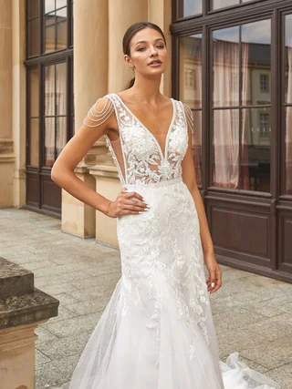 Figurbetontes Mermaid-Brautkleid mit Spitzenapplikationen